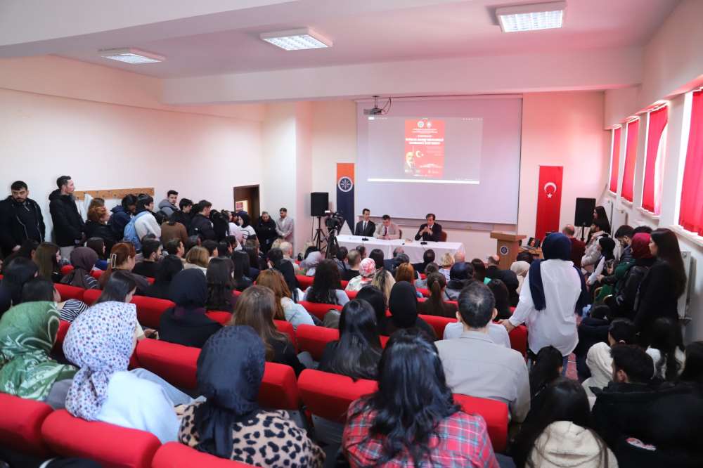 “İstiklâl Marşı’nın Kabulü ve Mehmet Âkif Ersoy” Konulu Konferans Düzenlendi